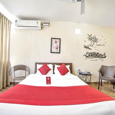 Oyo 674 Apartment Hotel Manar Luxury Suites Хайдарабад Экстерьер фото