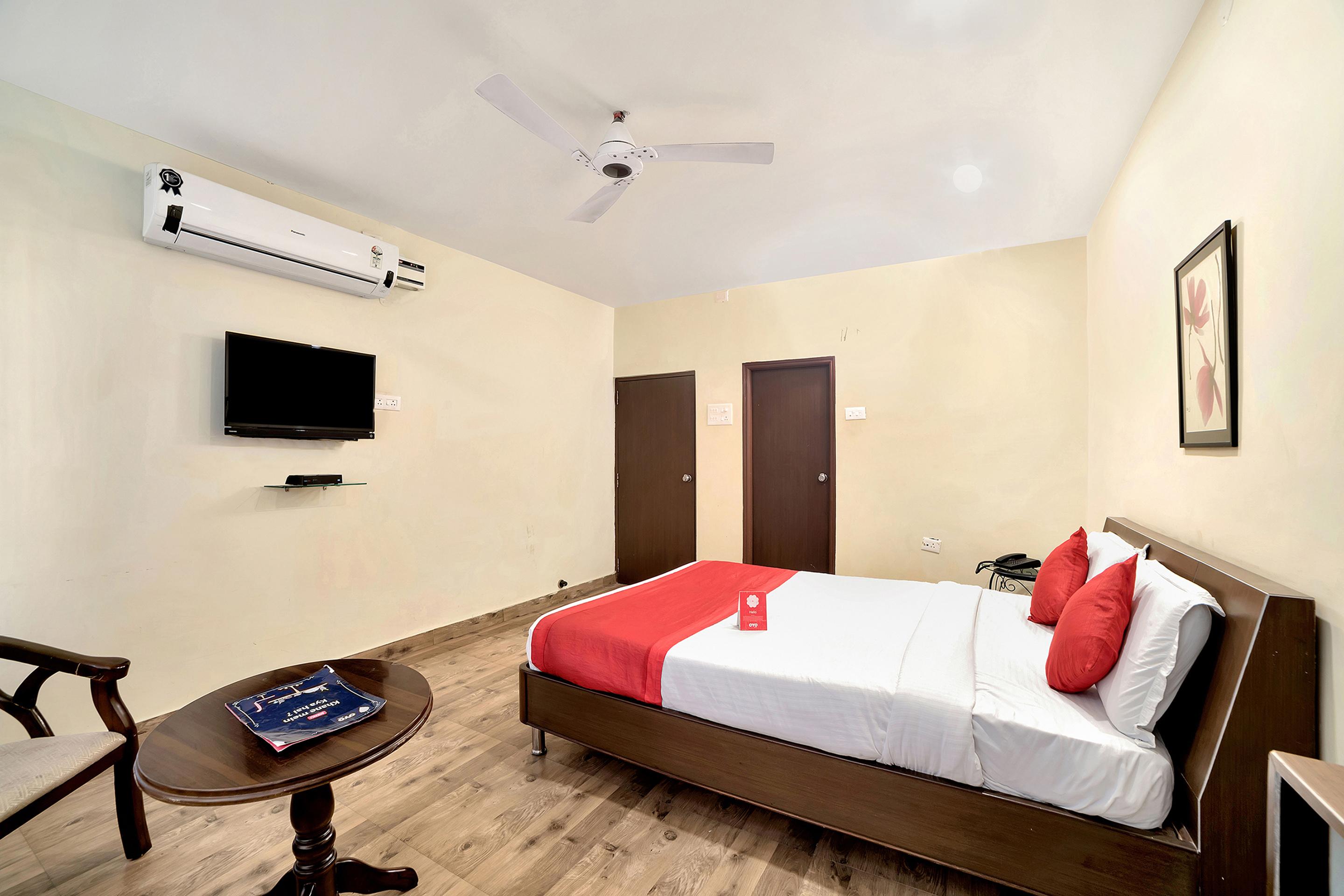 Oyo 674 Apartment Hotel Manar Luxury Suites Хайдарабад Экстерьер фото