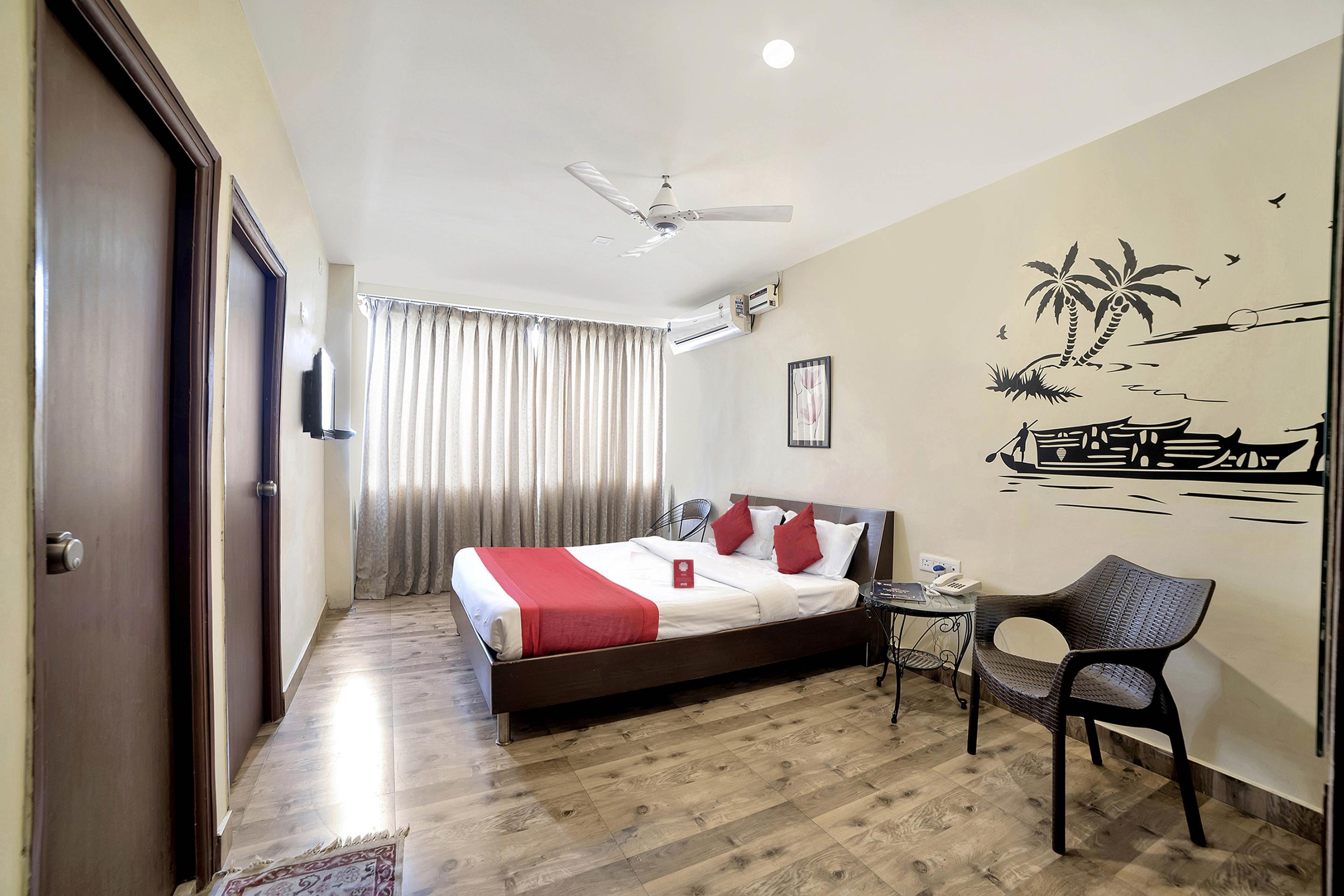 Oyo 674 Apartment Hotel Manar Luxury Suites Хайдарабад Экстерьер фото