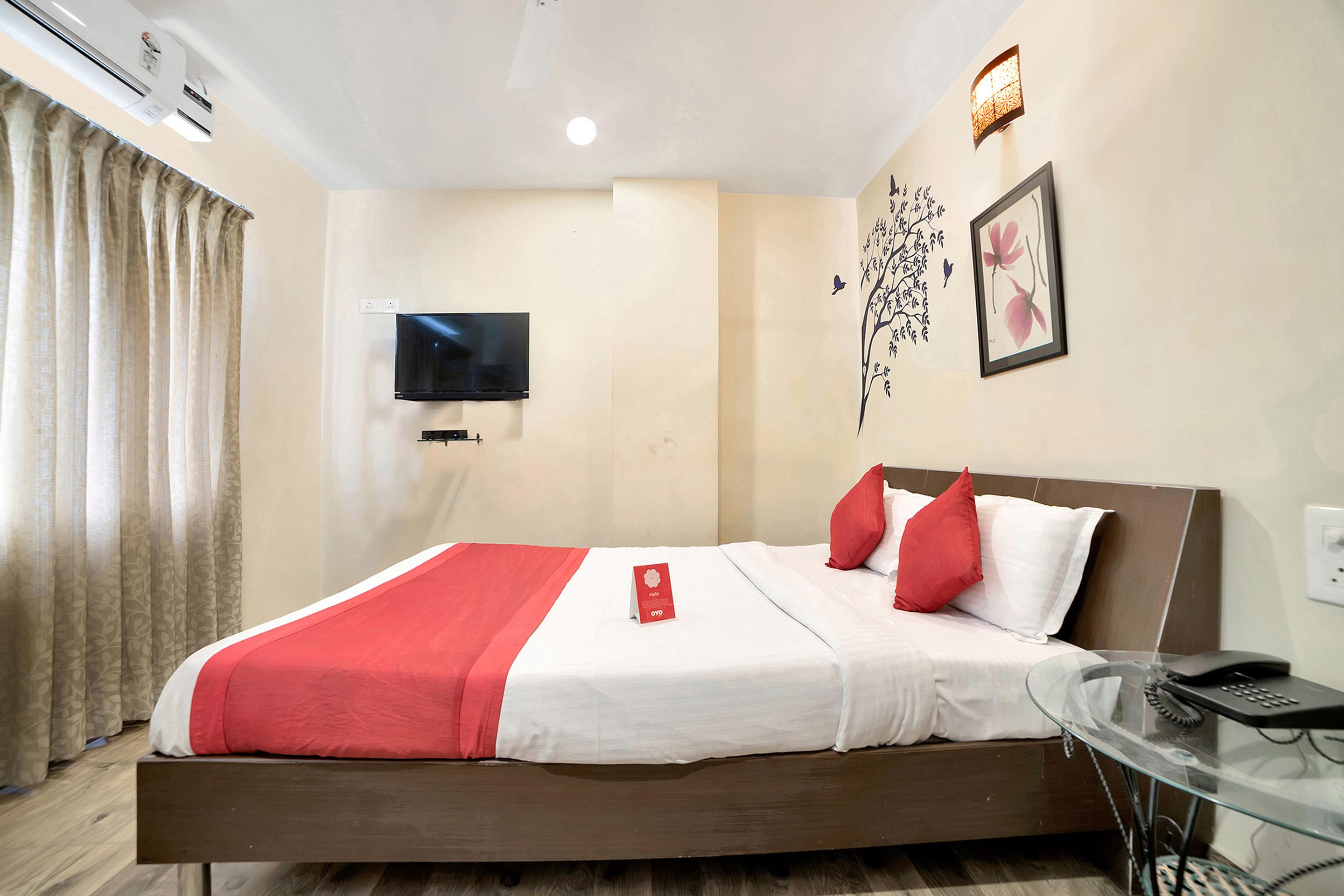 Oyo 674 Apartment Hotel Manar Luxury Suites Хайдарабад Экстерьер фото