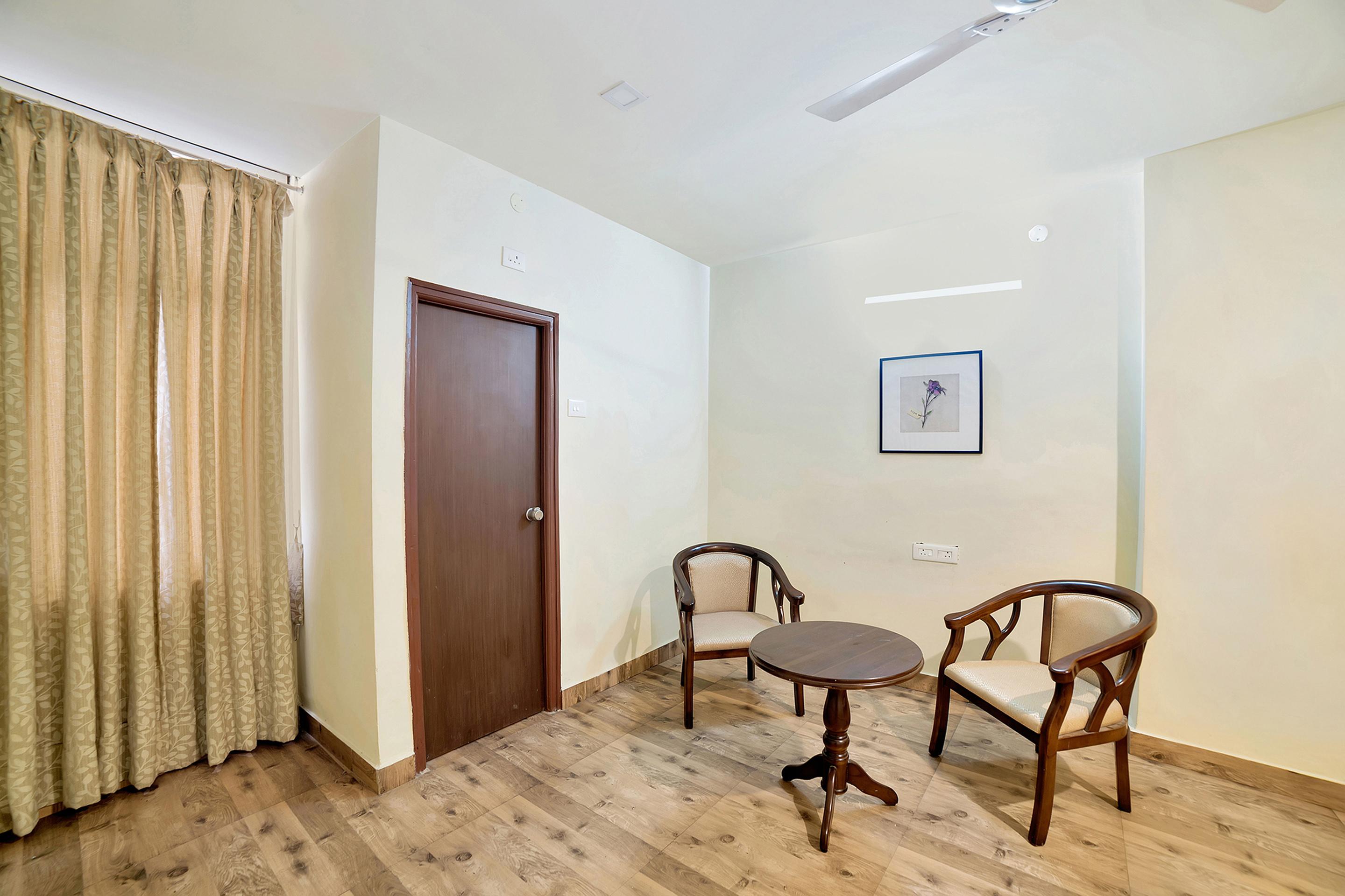 Oyo 674 Apartment Hotel Manar Luxury Suites Хайдарабад Экстерьер фото