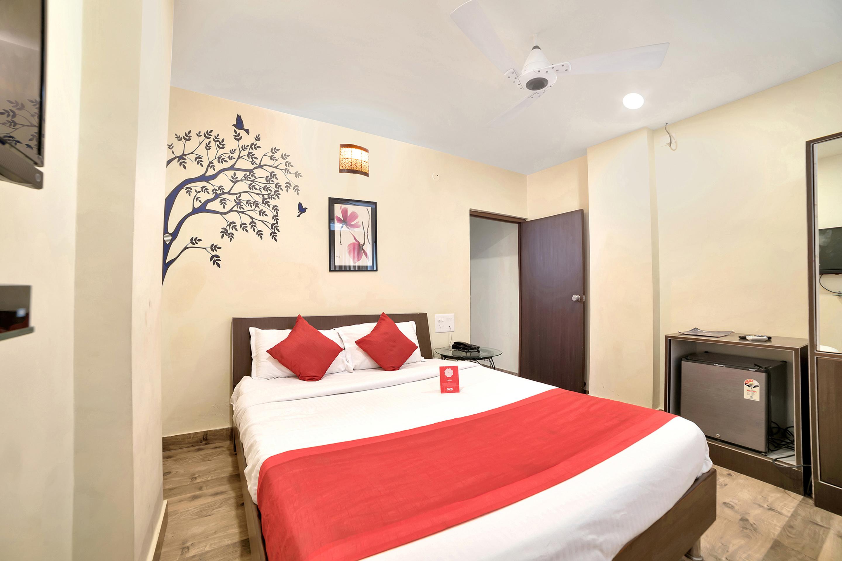 Oyo 674 Apartment Hotel Manar Luxury Suites Хайдарабад Экстерьер фото