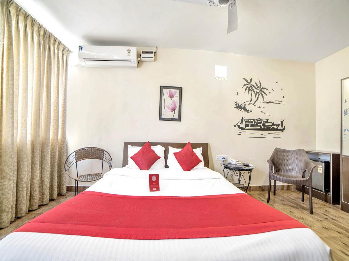 Oyo 674 Apartment Hotel Manar Luxury Suites Хайдарабад Экстерьер фото